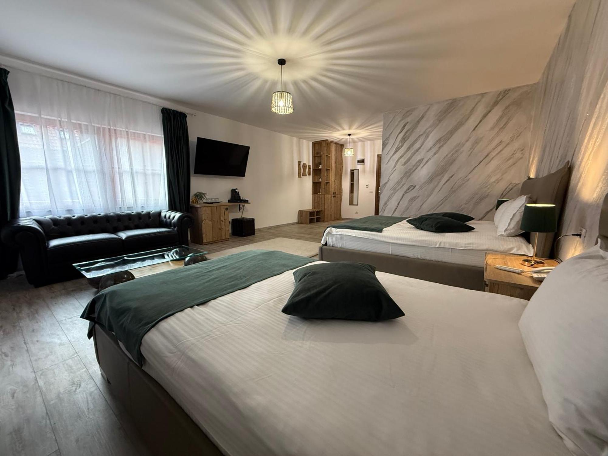 Hotel Conacul Radacinilor Petroşani Esterno foto
