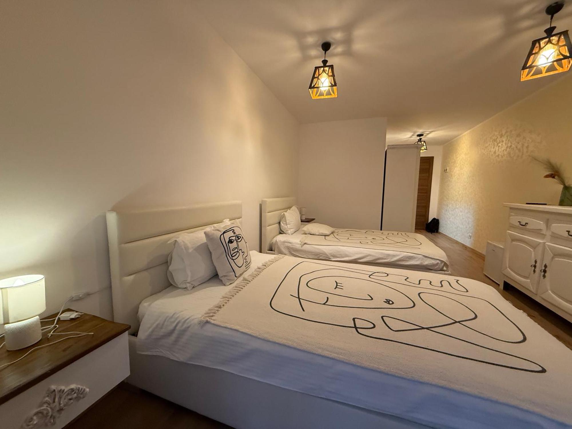 Hotel Conacul Radacinilor Petroşani Esterno foto