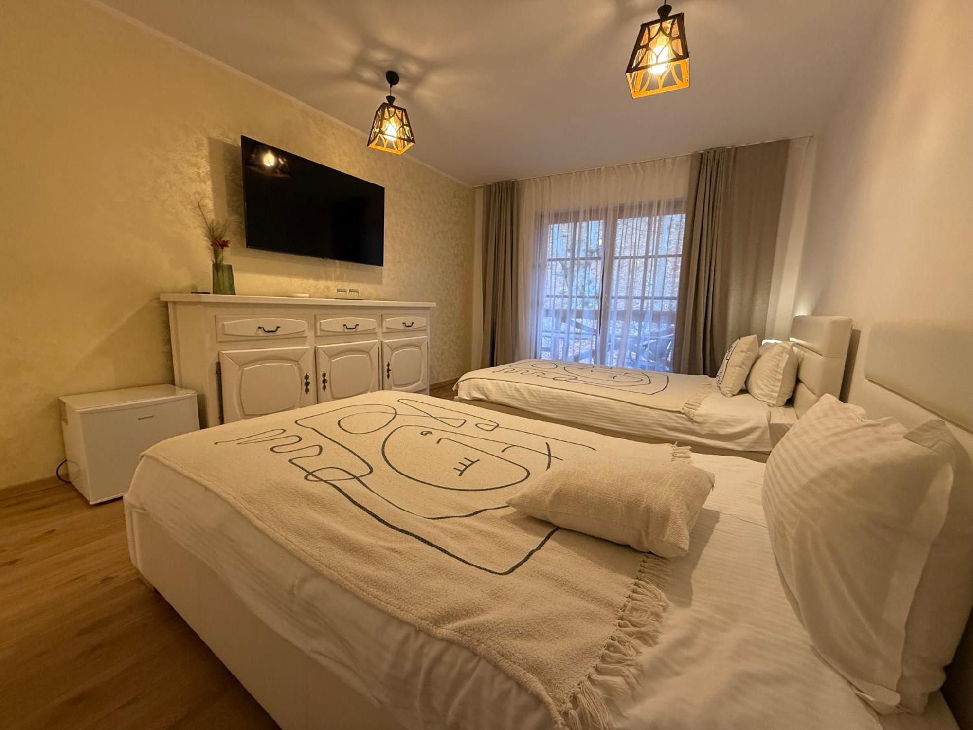 Hotel Conacul Radacinilor Petroşani Esterno foto