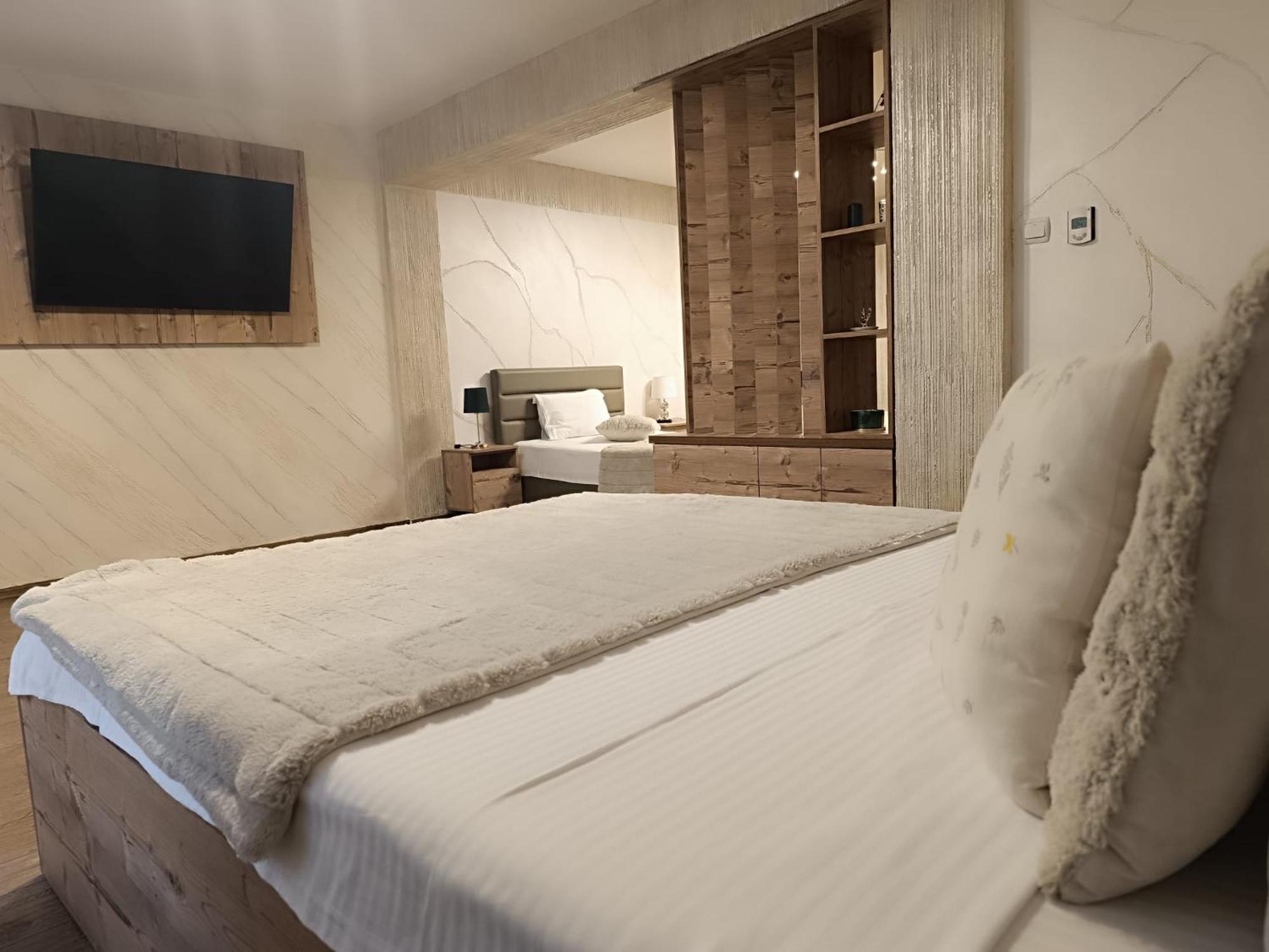 Hotel Conacul Radacinilor Petroşani Esterno foto